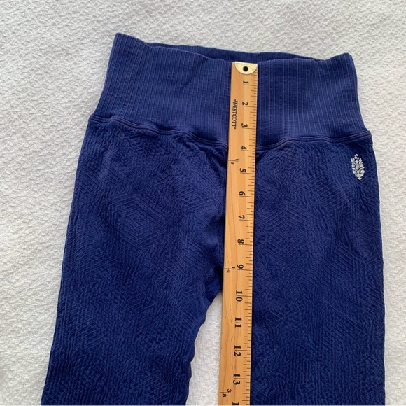 Free People Movement Good Karma Tile Textured two piece leggings and bra set - Picture 9 of 16